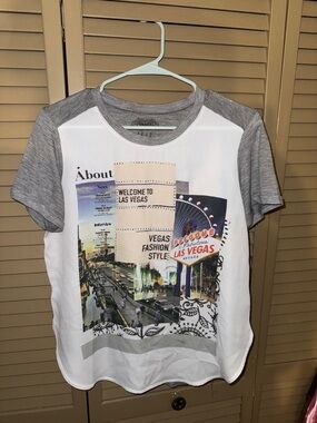 Las Vegas Graphic Tee in White and Gray